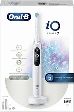 Электрическая зубная щетка Oral-B iO 7 (белый)