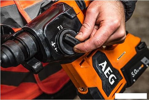 Перфоратор AEG Powertools BBH 18BL2-0 4935480697 (без АКБ)