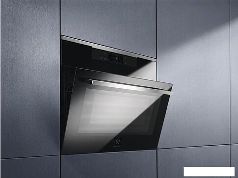 Микроволновая печь Electrolux KVMBE08X