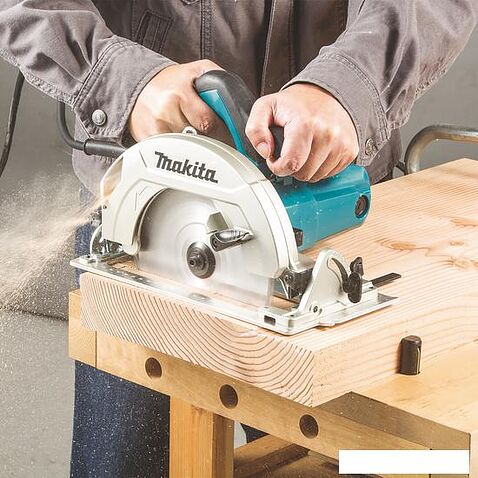 Дисковая (циркулярная) пила Makita HS7611
