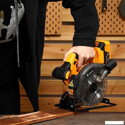 Дисковая (циркулярная) пила Deko DKCS20V 084-1039 (с 1-им АКБ)