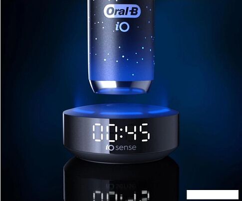 Электрическая зубная щетка Oral-B iO 10 Series 10 (белый)