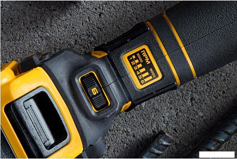 Угловая шлифмашина DeWalt DCG409VSNT-XJ (без АКБ, кейс)