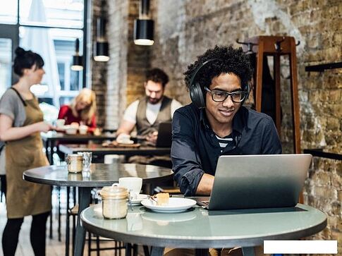 Наушники Creative Zen Hybrid 2 (черный)