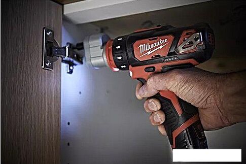 Дрель-шуруповерт Milwaukee M12 BDDXKIT-202C 4933447836 (с 2-мя АКБ, кейс)