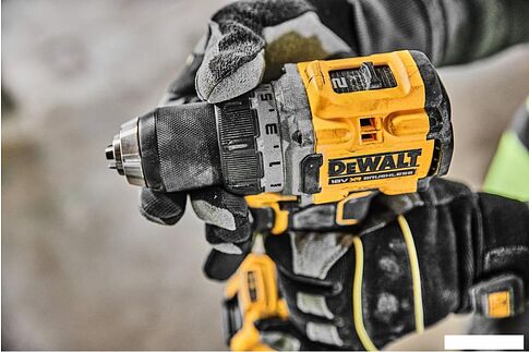 Дрель-шуруповерт DeWalt DCD800E1T (с 1-им АКБ 1.7 Ач, кейс)