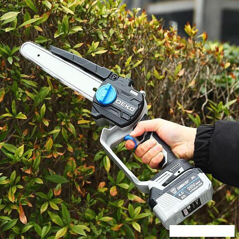 Аккумуляторная пила Deko DKCHS 20V 063-4483 (с 2-мя АКБ, кейс)