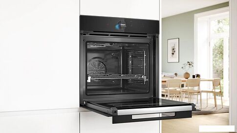 Электрический духовой шкаф Bosch Serie 8 HRG978NB1
