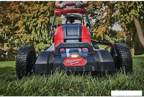 Газонокосилка Milwaukee M18 F2LM53-0 4933479584 (без АКБ)
