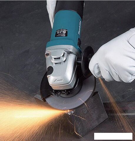 Угловая шлифмашина Makita 9565 CR