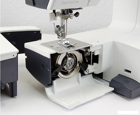 Швейная машина Bernina Bernette B35