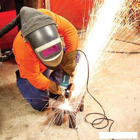 Угловая шлифмашина Makita 9565PCV