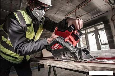 Дисковая погружная  Milwaukee M18 FPS55-552P Fuel 4933478778 (с 2-мя АКБ, кейс)