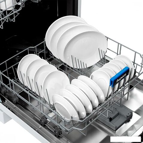 Отдельностоящая посудомоечная машина Бирюса DWF-615/03 W