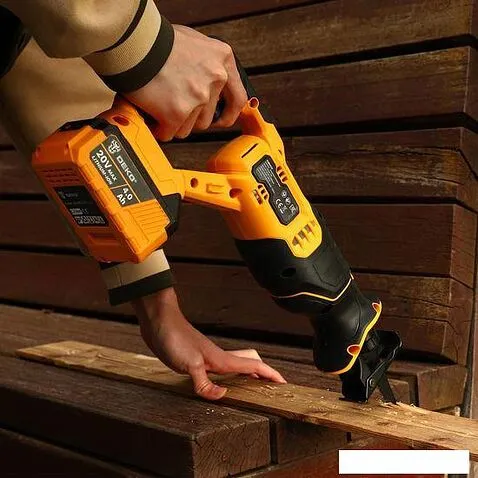 Сабельная пила Deko DKRS20 063-4359 (с 2-мя АКБ)