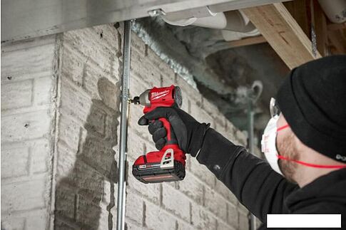 Винтоверт Milwaukee M18 M18BLIDR-502X 4933492843 (с 2-мя АКБ, кейс)