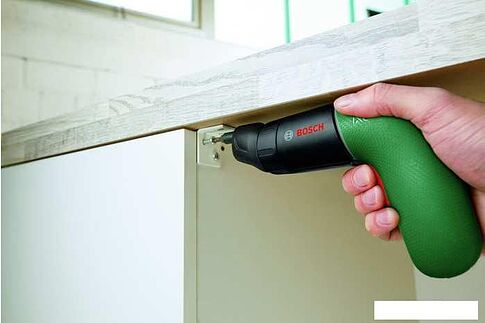 Электроотвертка Bosch IXO VI 06039C7120 (с АКБ, кейс)