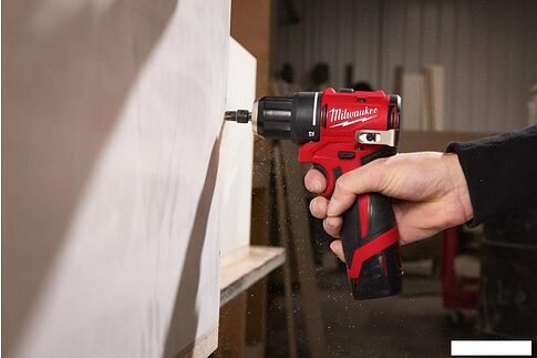 Дрель-шуруповерт Milwaukee M12 BLDDRC-0 4933499683 (без АКБ)