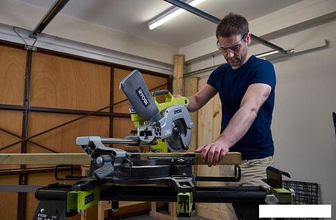 Торцовочная пила Ryobi R18MS216-0 (без АКБ)