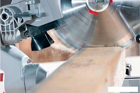 Торцовочная Metabo KGS 305 M