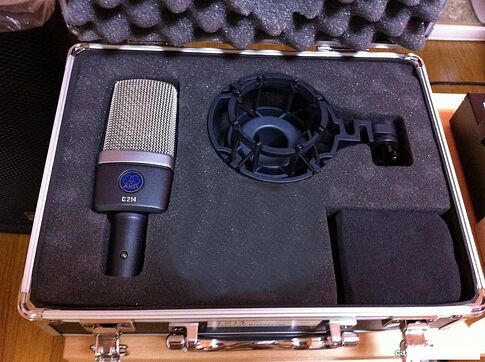 Микрофон AKG C214
