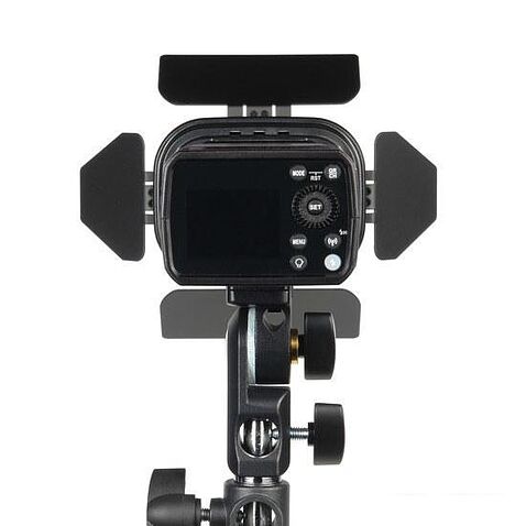 Вспышка Godox Witstro AD200Pro (со шторками BD-07)