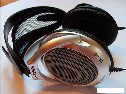 Наушники KOSS UR40