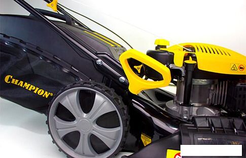 Колёсная газонокосилка Champion LM5345