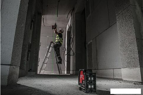 Лазерный нивелир Milwaukee L4 CLLP-301C 4933478099