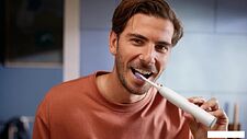 Электрическая зубная щетка Philips Sonicare 7100 HX7420/01