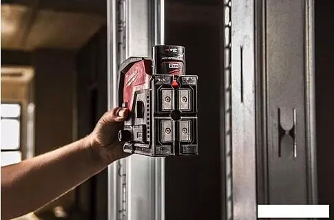 Лазерный нивелир Milwaukee M12 CLLP-301C 4933478100 (с 1-им АКБ)