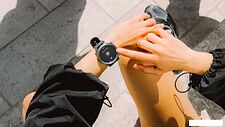 Умные часы CMF Watch 3 Pro (темно-серый, черный силиконовый ремешок)