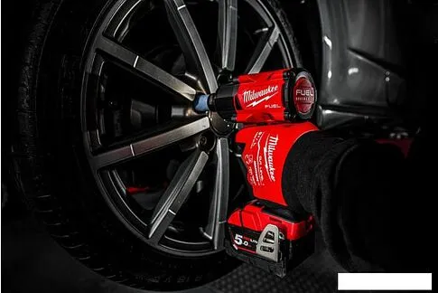 Гайковерт Milwaukee M18 FUEL M18FMTIW2F12-0 4933498057 (без АКБ)