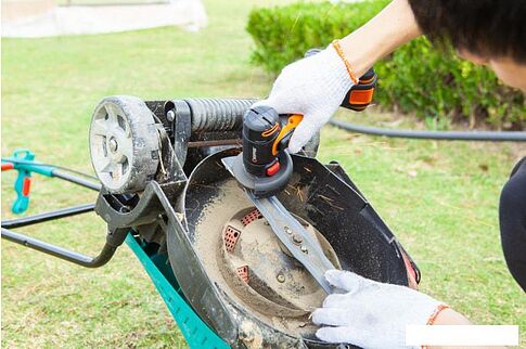 Угловая шлифмашина Worx WX801 (с 1-им АКБ, кейс)