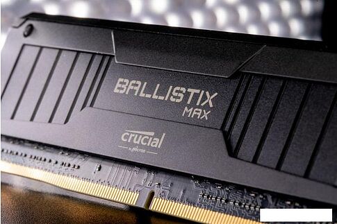 Оперативная память Crucial Ballistix MAX RGB 2x8GB DDR4 PC4-35200 BLM2K8G44C19U4BL