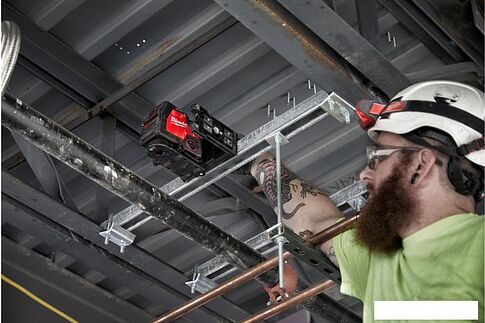 Лазерный нивелир Milwaukee L4 CLLP-301C 4933478099