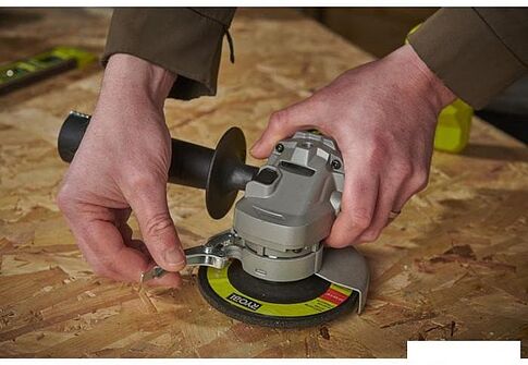 Угловая шлифмашина Ryobi RAG18X-0 (без АКБ)