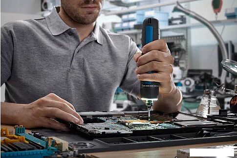 Электроотвертка Bosch Go Professional 06019H2200 (с АКБ, кейс)