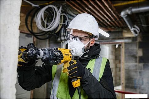 Перфоратор DeWalt D25133K-QS (кейс)