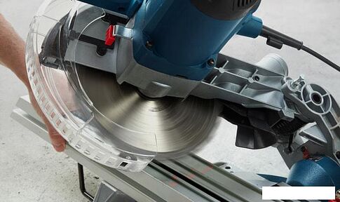 Дисковая (циркулярная) пила Bosch GCM 216 Professional 0601B33000