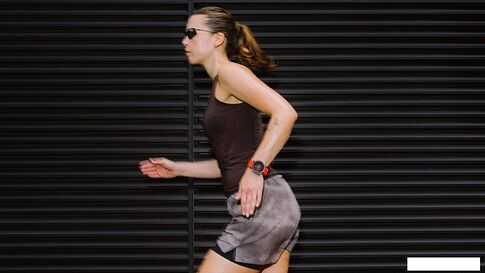 Умные часы CMF Watch 3 Pro (черный, оранжевый силиконовый ремешок)