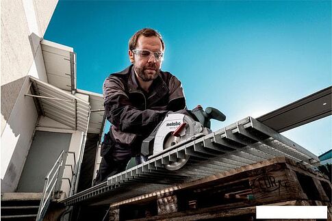 Дисковая (циркулярная) пила Metabo MKS 18 LTX 58 600771890 (без АКБ)