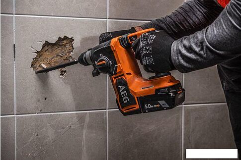 Перфоратор AEG Powertools BBH18BL2-502C 4935492343 (с 2-мя АКБ, кейс)