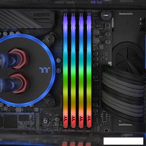 Оперативная память Thermaltake ToughRam Z-One RGB 8GB DDR4 PC4-25600 R019D408GX1-3200C16S
