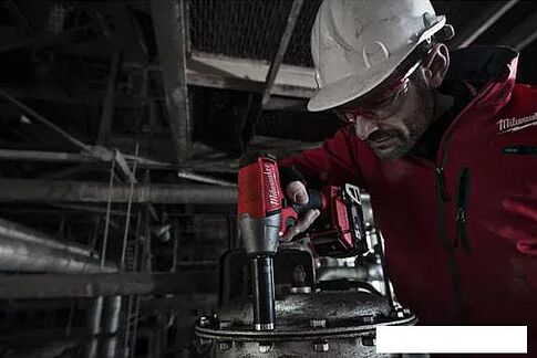 Ударный гайковерт Milwaukee M18 ONEIWF12-0X Fuel 4933459198 (без АКБ, кейс)