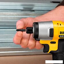 Шуруповерт DeWalt DCF815D2