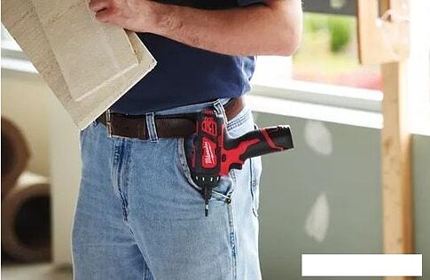 Дрель-шуруповерт Milwaukee M12 BD-202C 4933441900 (с 2-мя АКБ, кейс)