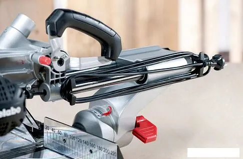 Торцовочная Metabo KGSV 216 M