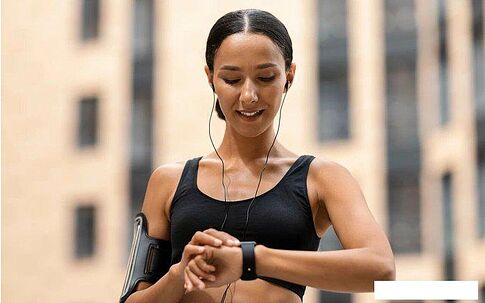 Умные часы Canyon Badian CNS-SW68RR (золотистый/бордовый)