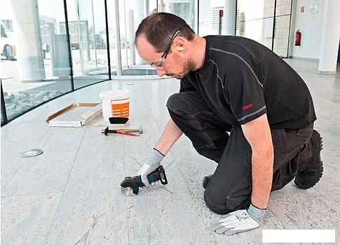 Угловая шлифмашина Bosch GWS 12V-76 Professional 06019F2000 (без АКБ)